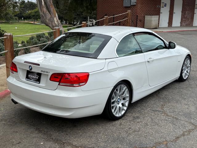 Used 2010 BMW 328i Convertible w/ Premium Pkg image 21