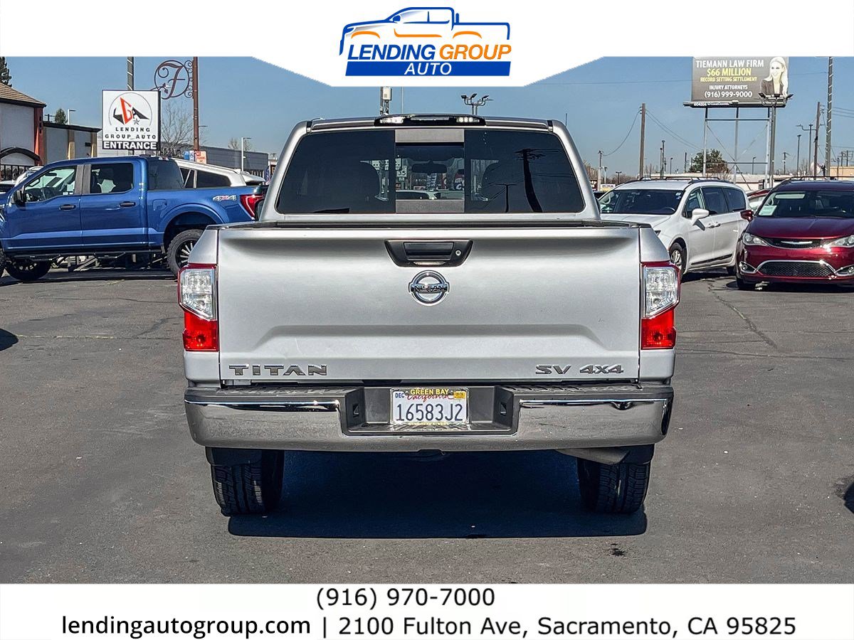 Used 2017 Nissan Titan SV image 3