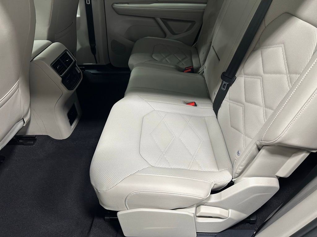 Used 2025 Volkswagen Atlas SE AWD/4WD image 44