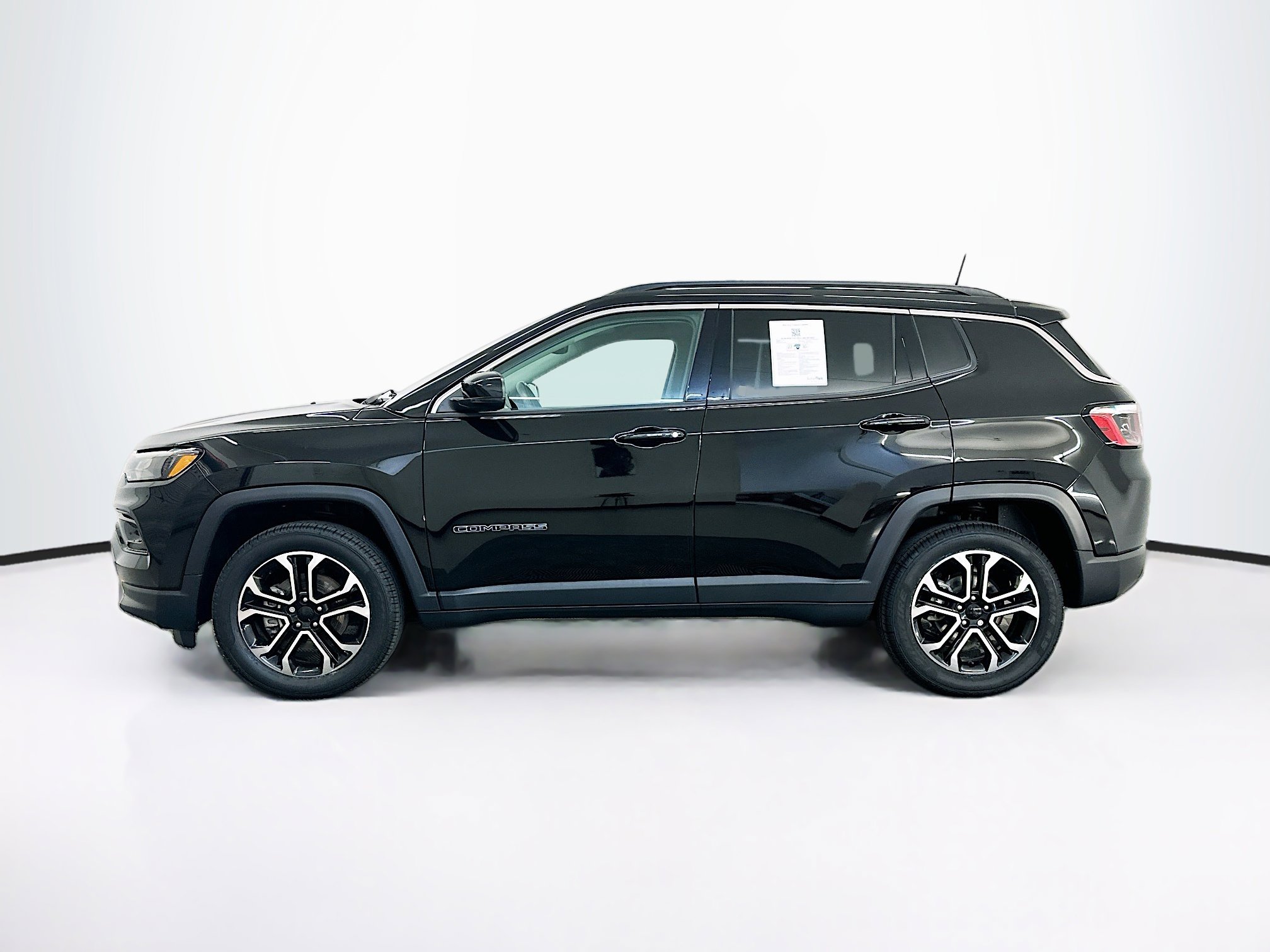 Used 2022 Jeep Compass Limited image 4