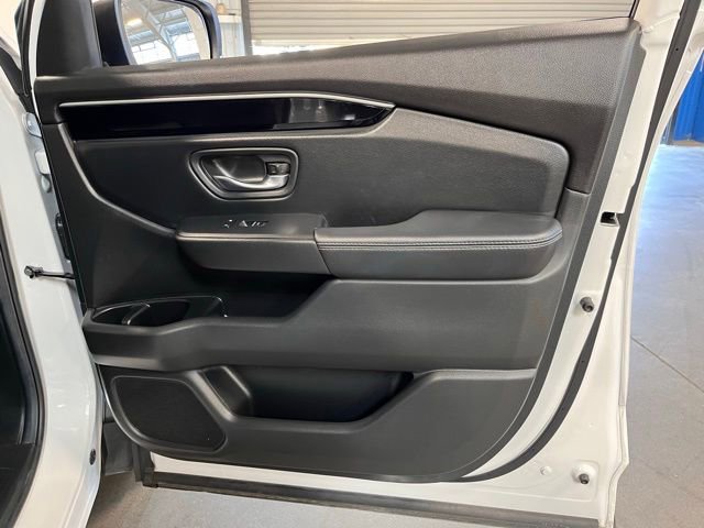 Used 2025 Honda Pilot Touring image 12