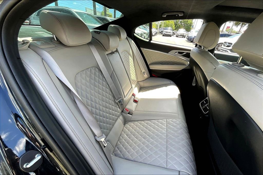 Used 2023 Genesis G70 3.3T w/ Sport Prestige Package RWD image 25