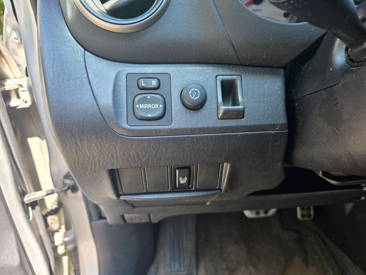 Used 2005 Toyota RAV4 4WD image 14