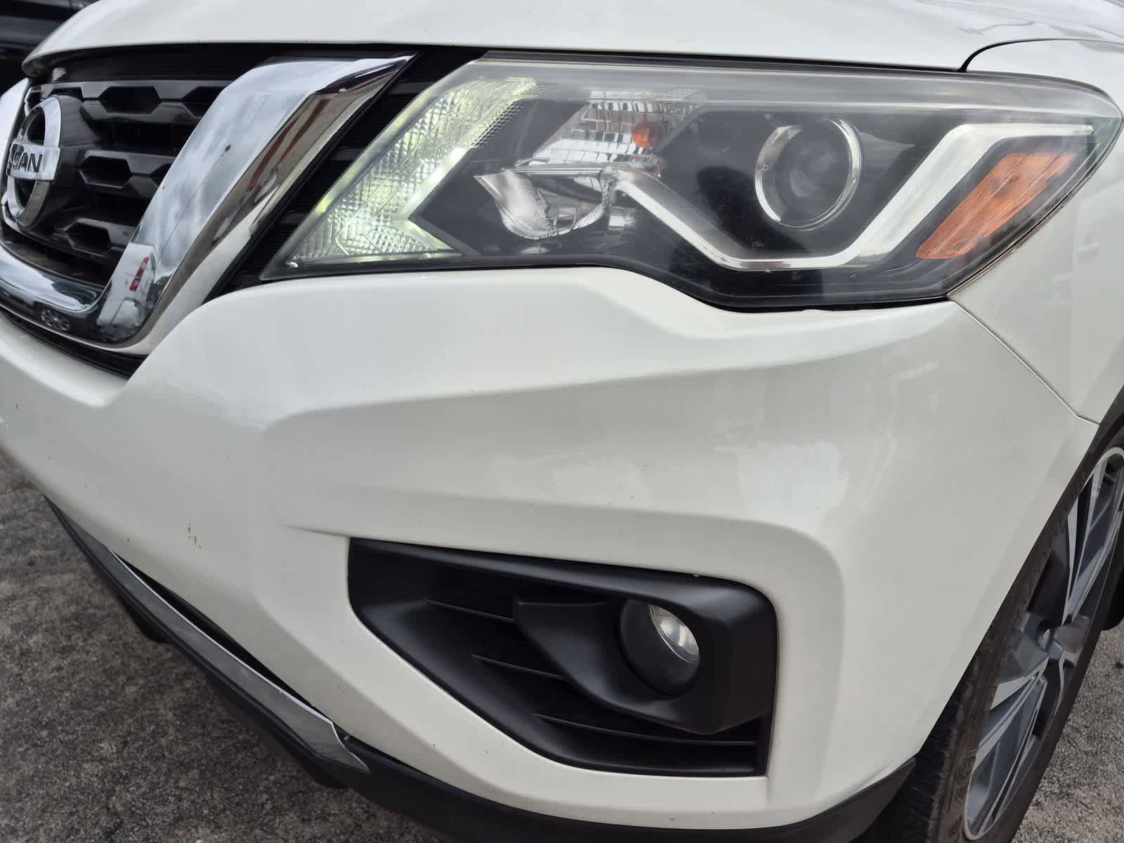 Used 2019 Nissan Pathfinder Platinum AWD/4WD image 11