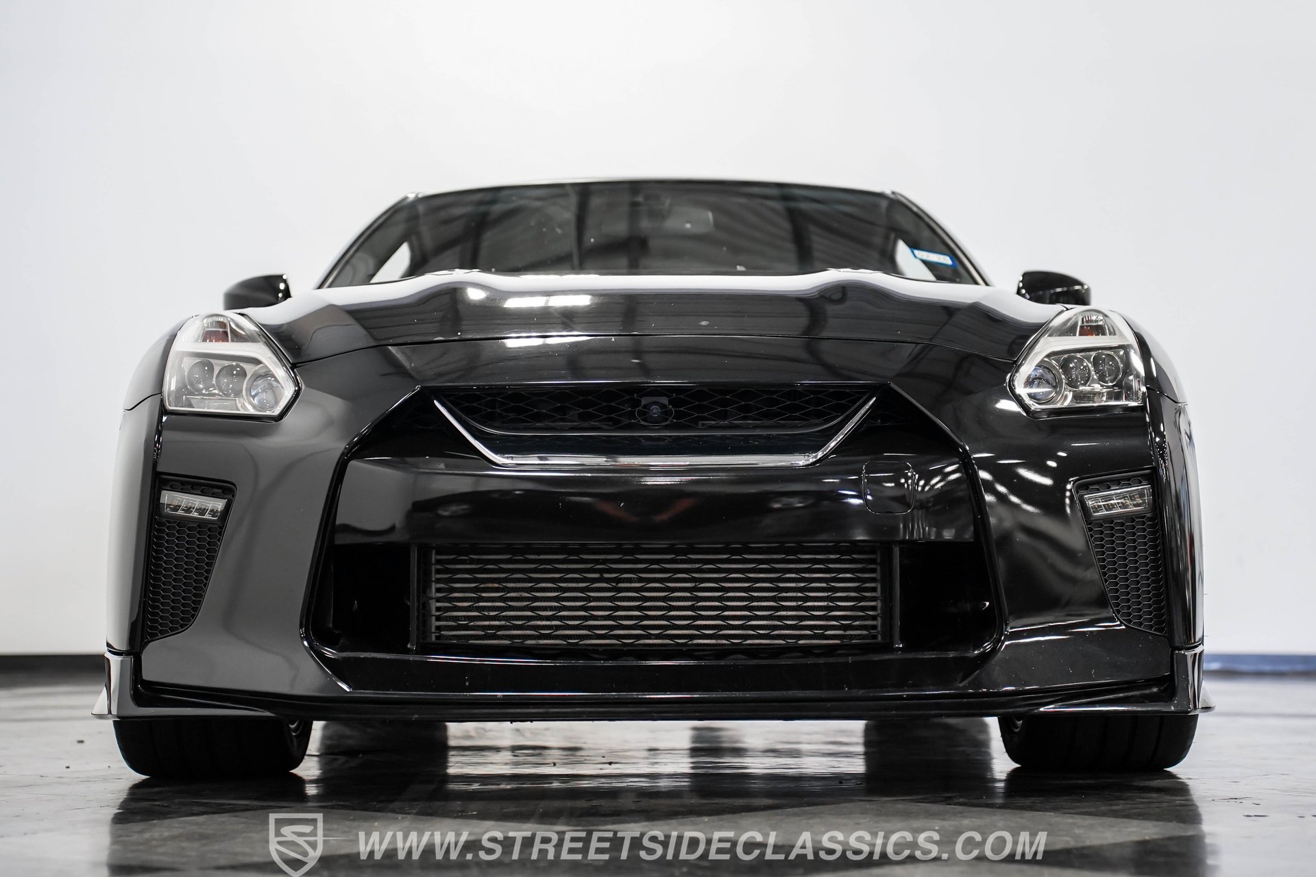 Used 2013 Nissan GT-R Premium image 33