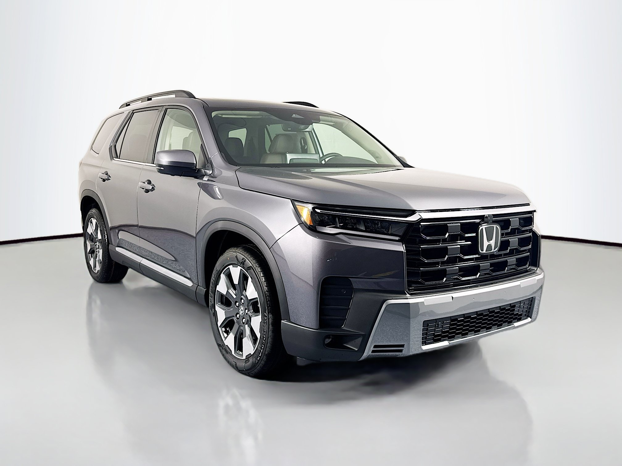 New 2026 Honda Pilot Touring image 3