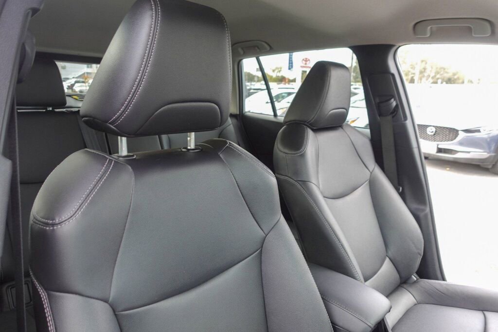 Used 2024 Toyota Corolla Cross XLE image 15