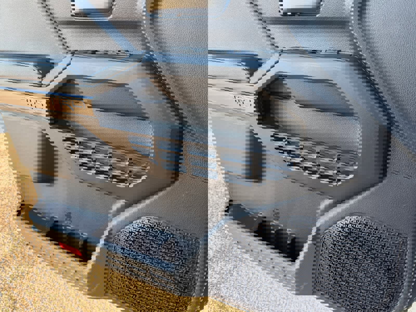 Used 2025 Toyota Tacoma TRD Off-Road image 24