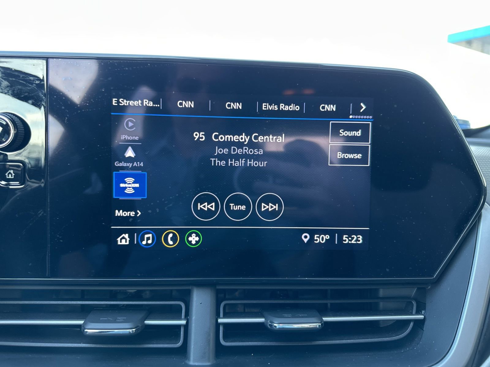 Used 2025 Chevrolet Trax RS w/ Sunroof Package image 18