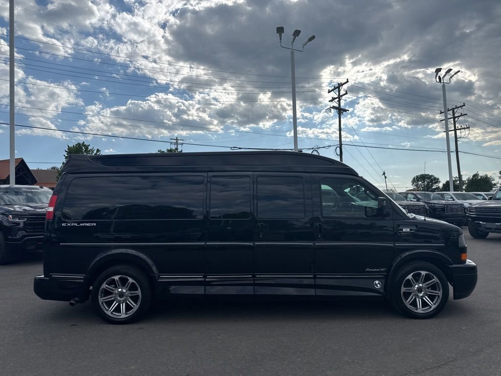 Used 2017 GMC Savana 2500 Extended RWD image 6