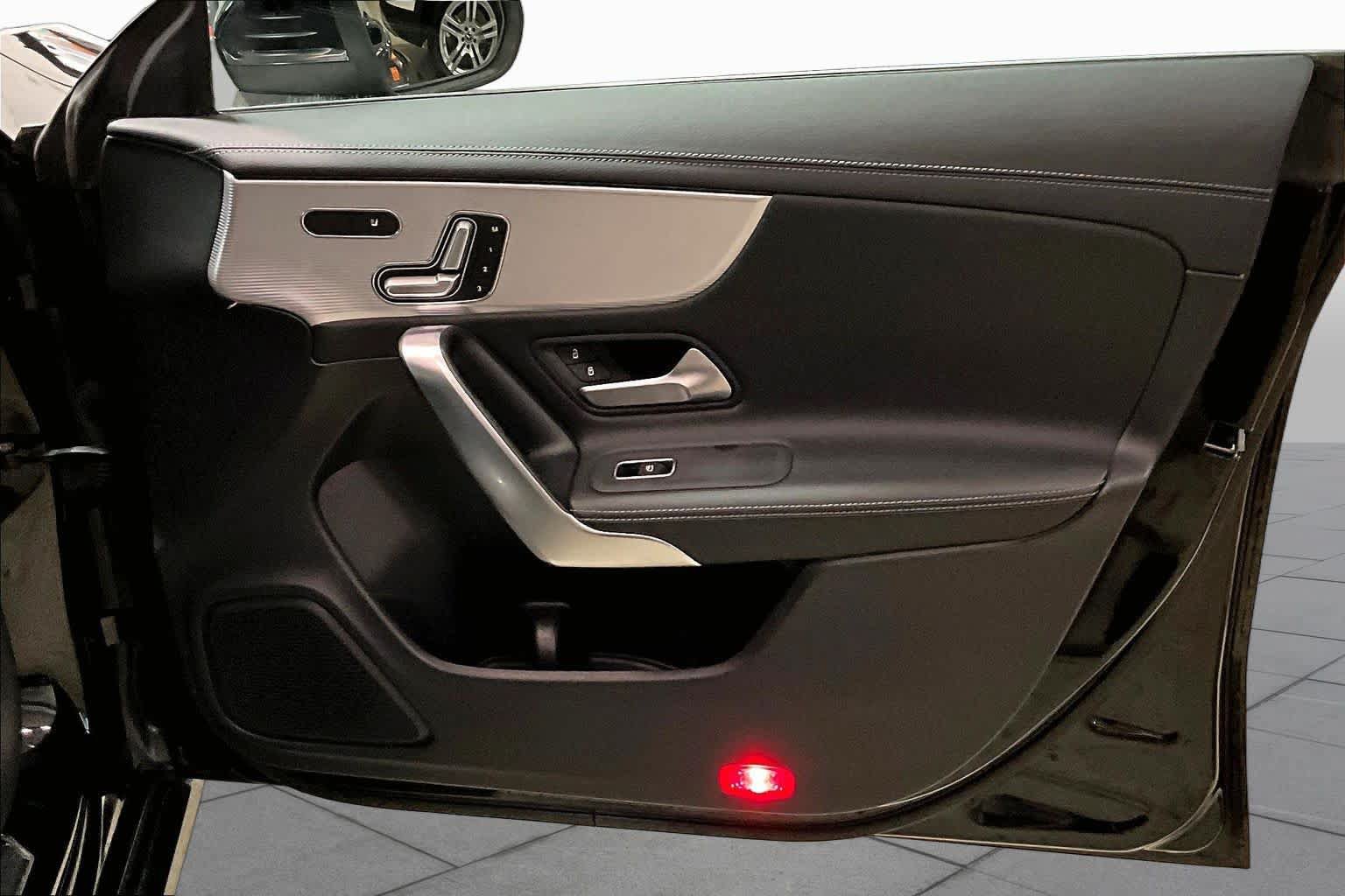 Used 2020 Mercedes-Benz CLA 250 image 23