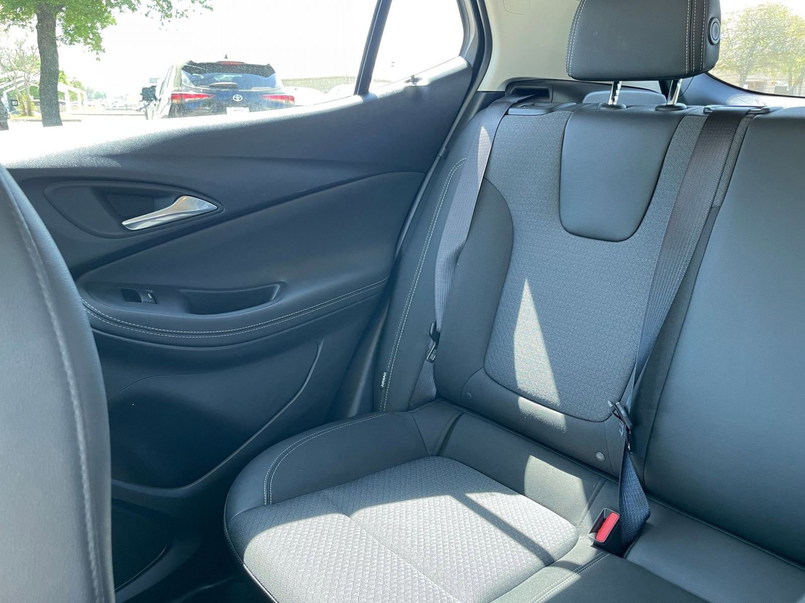 Used 2025 Buick Encore GX Preferred image 42