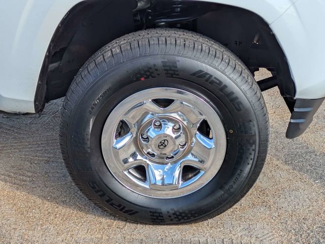 Used 2023 Toyota Tacoma SR AWD/4WD image 11