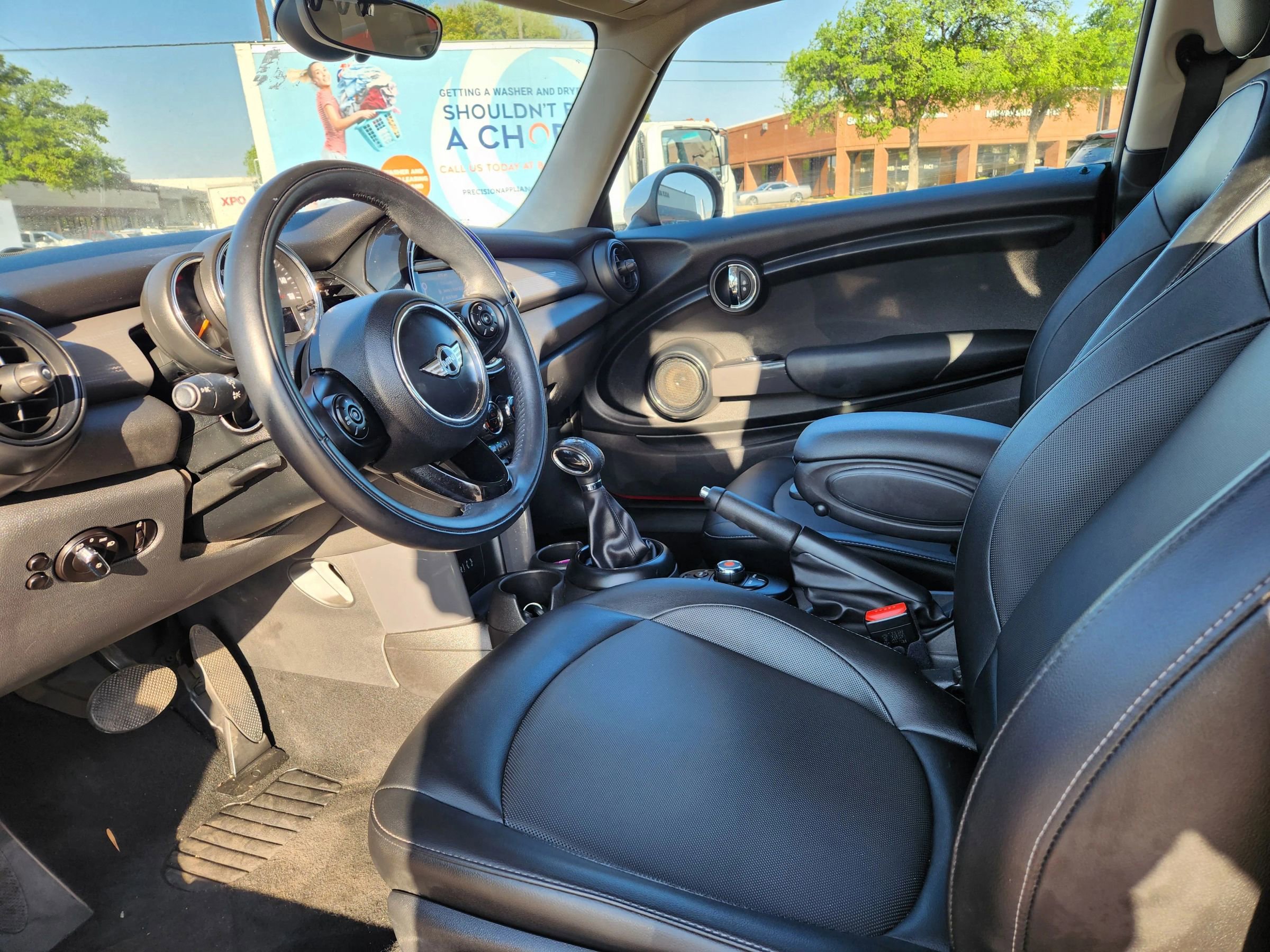 Used 2017 MINI Cooper 2-Door Hardtop image 10