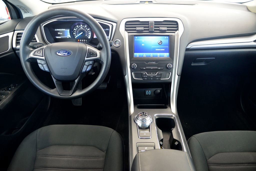 Used 2020 Ford Fusion SE image 17