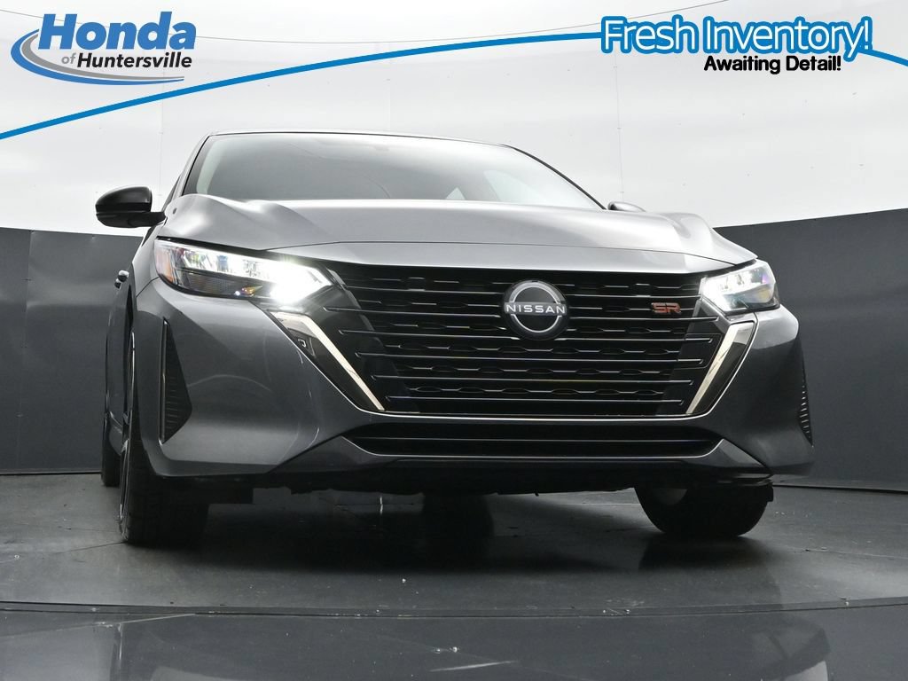 Used 2025 Nissan Sentra SR FWD image 39