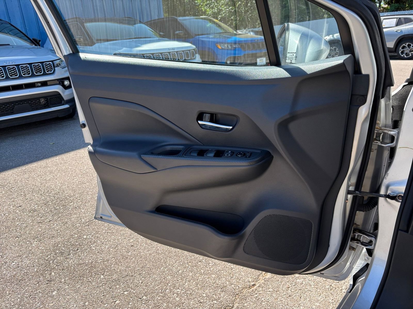 Used 2025 Nissan Versa SV FWD image 18