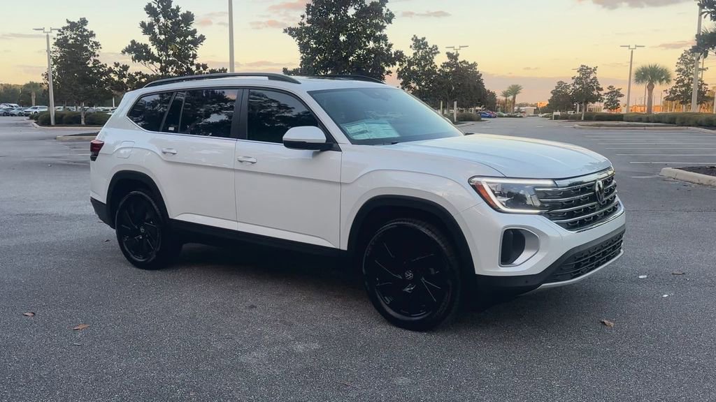 New 2026 Volkswagen Atlas SE image 2