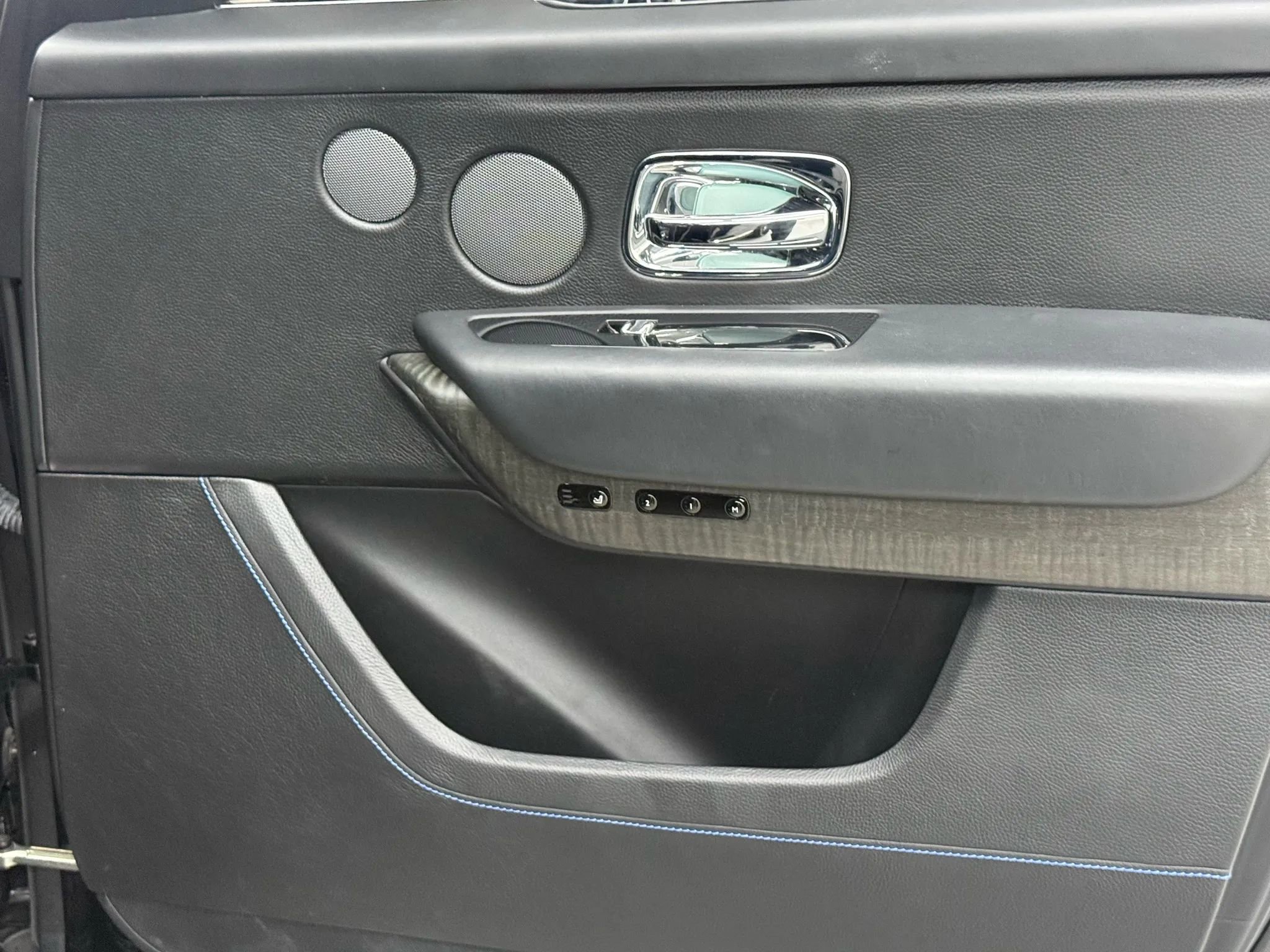 Used 2019 Rolls-Royce Cullinan image 13