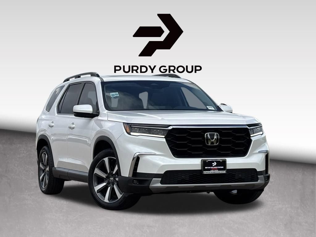 Used 2025 Honda Pilot Touring image 1