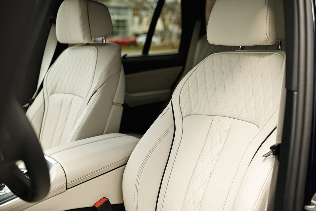 New 2026 BMW X5 xDrive50e w/ Executive Package image 22