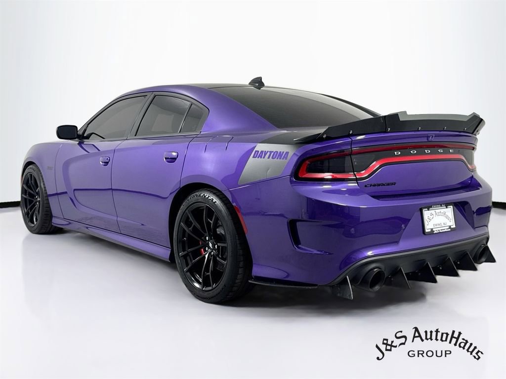 Used 2018 Dodge Charger R/T RWD image 5