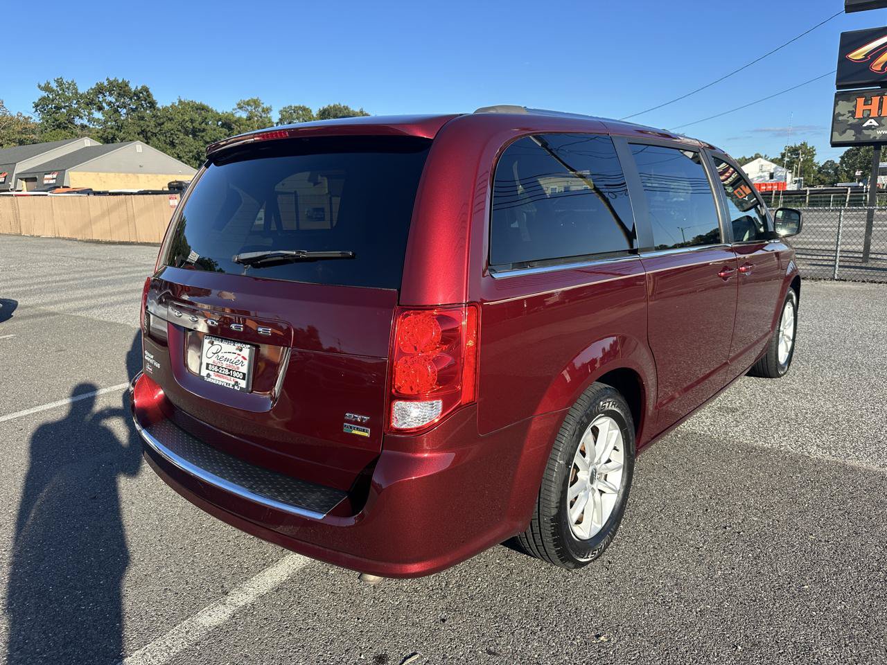 Used 2019 Dodge Grand Caravan SXT FWD image 5