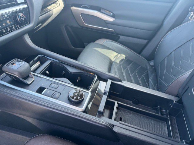 Used 2024 Nissan Pathfinder Platinum image 24