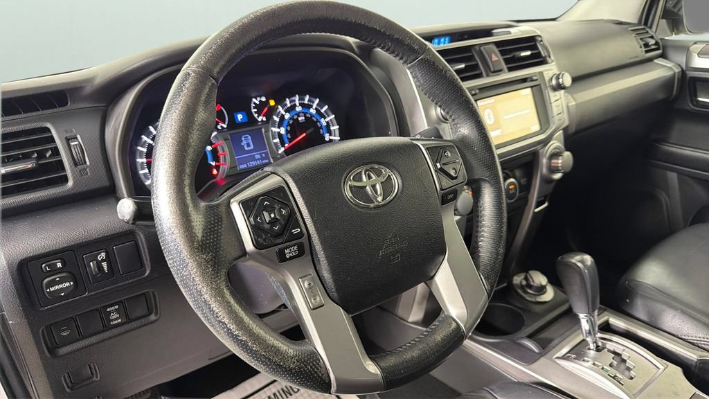 Used 2015 Toyota 4Runner SR5 AWD/4WD image 21