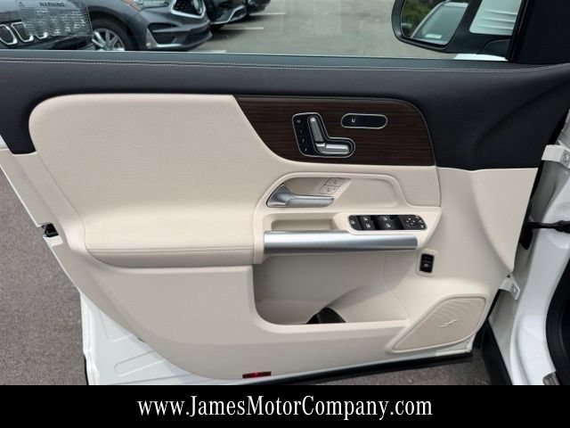 Certified 2025 Mercedes-Benz GLA 250 4MATIC image 16