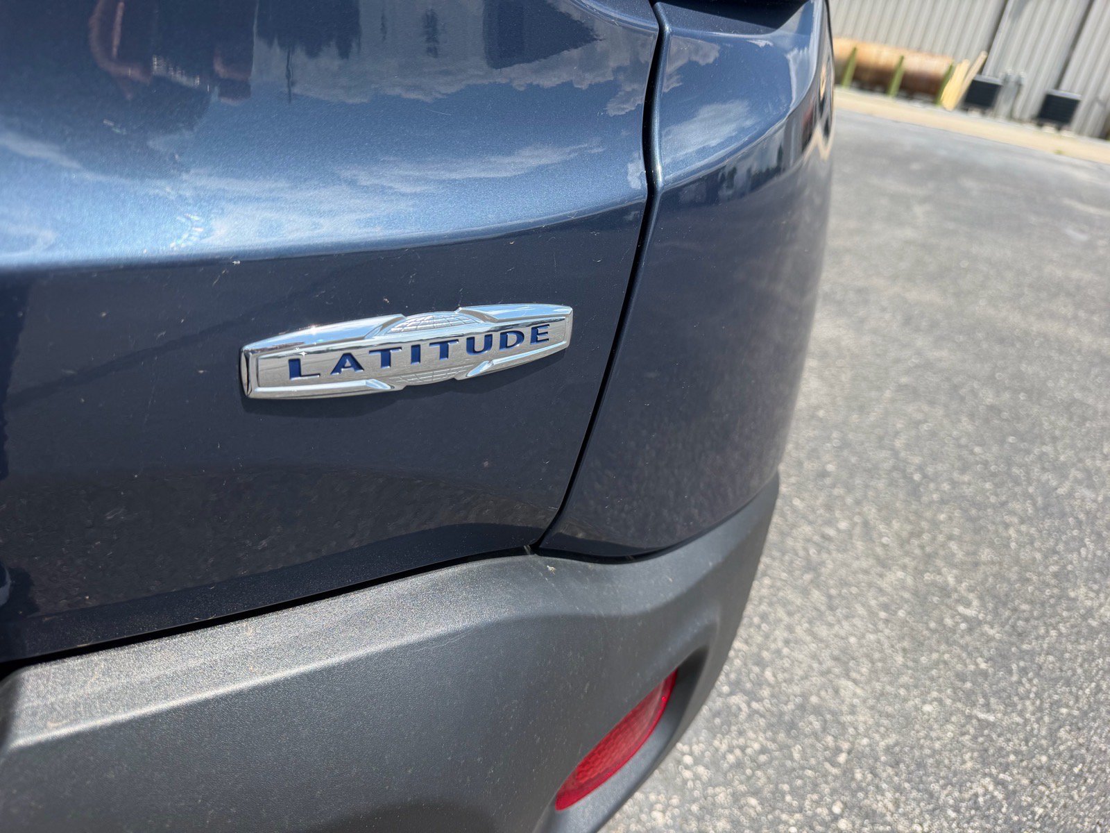 Used 2022 Jeep Renegade Latitude AWD/4WD image 17