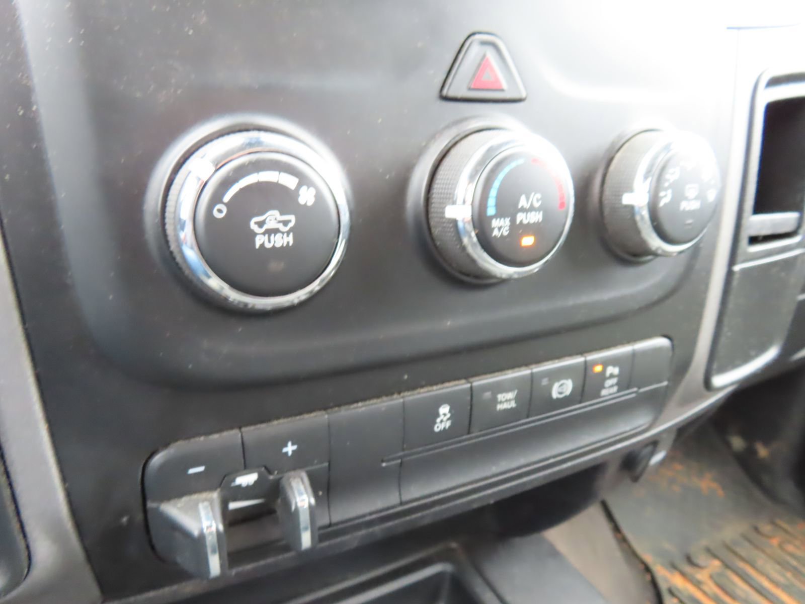 Used 2016 RAM 2500 Tradesman w/ Chrome Appearance Group AWD/4WD image 21
