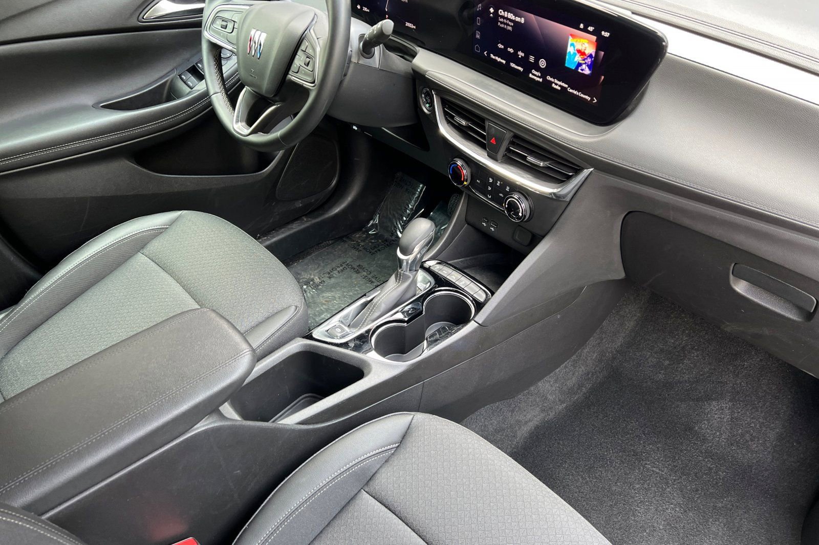 Used 2025 Buick Encore GX Preferred AWD/4WD image 21