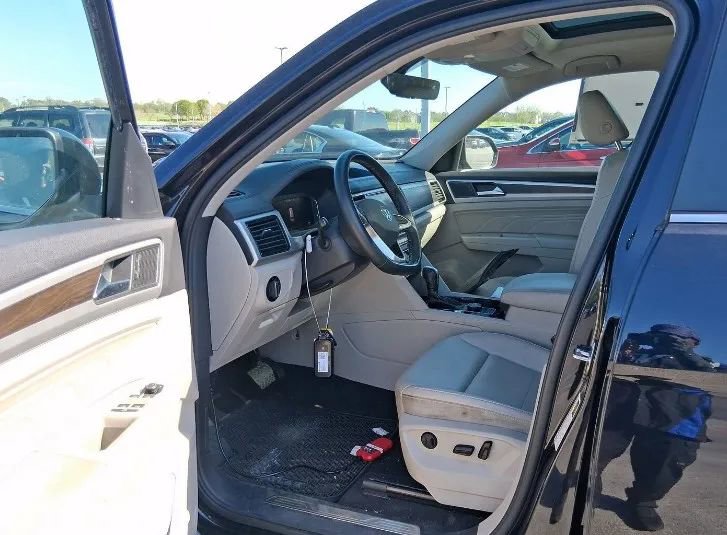 Used 2022 Volkswagen Atlas SE AWD/4WD image 2