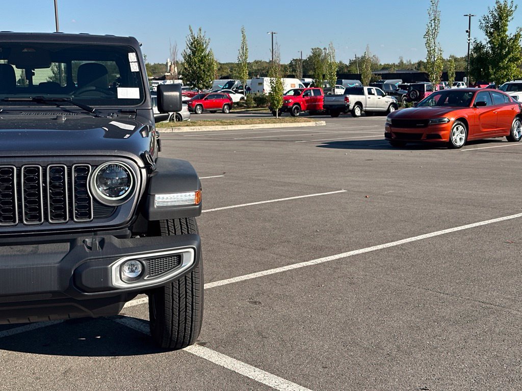 New 2026 Jeep Gladiator Sport w/ Dual Top Group AWD/4WD image 42