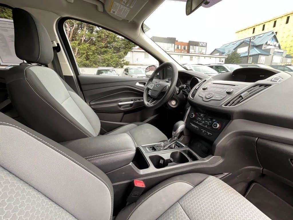 Used 2018 Ford Escape SE image 17