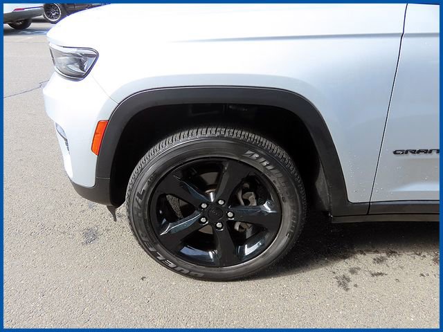 Used 2023 Jeep Grand Cherokee Altitude AWD/4WD image 4