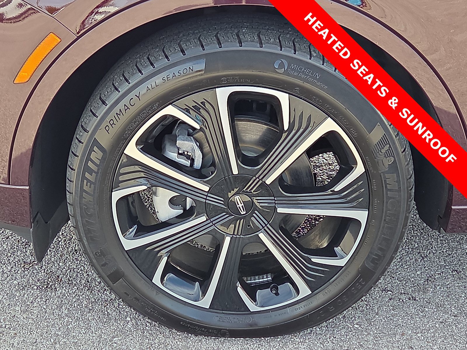 Used 2025 Lincoln Nautilus Reserve image 7