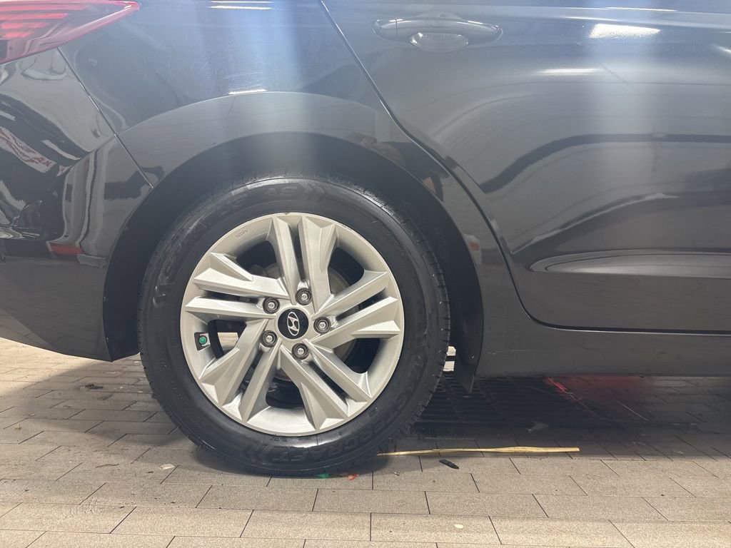 Used 2020 Hyundai Elantra SEL image 29