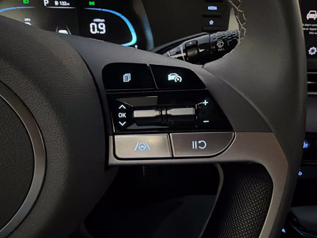 Used 2025 Hyundai Elantra Sport FWD image 33