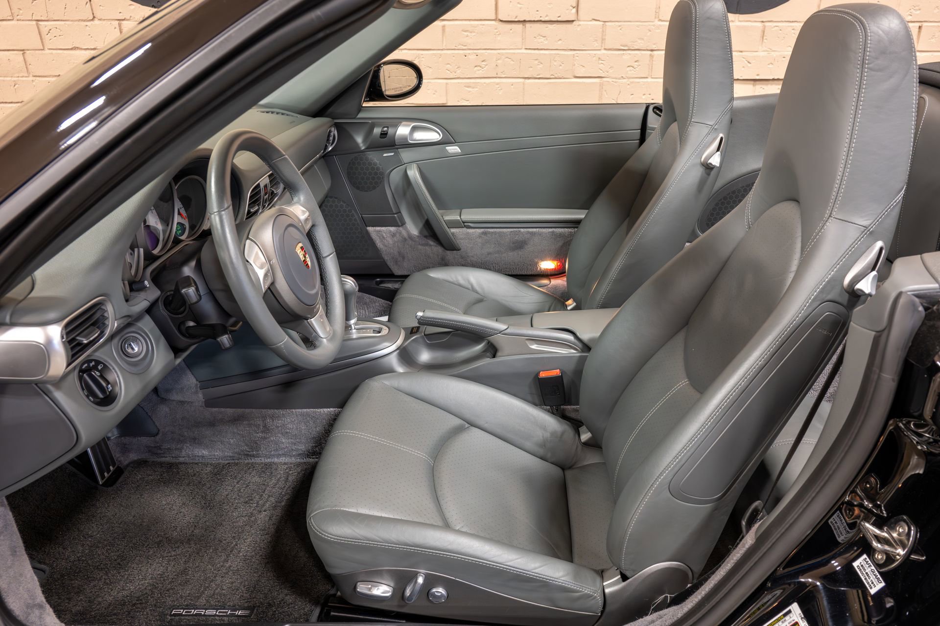 Used 2006 Porsche 911 Carrera S image 32