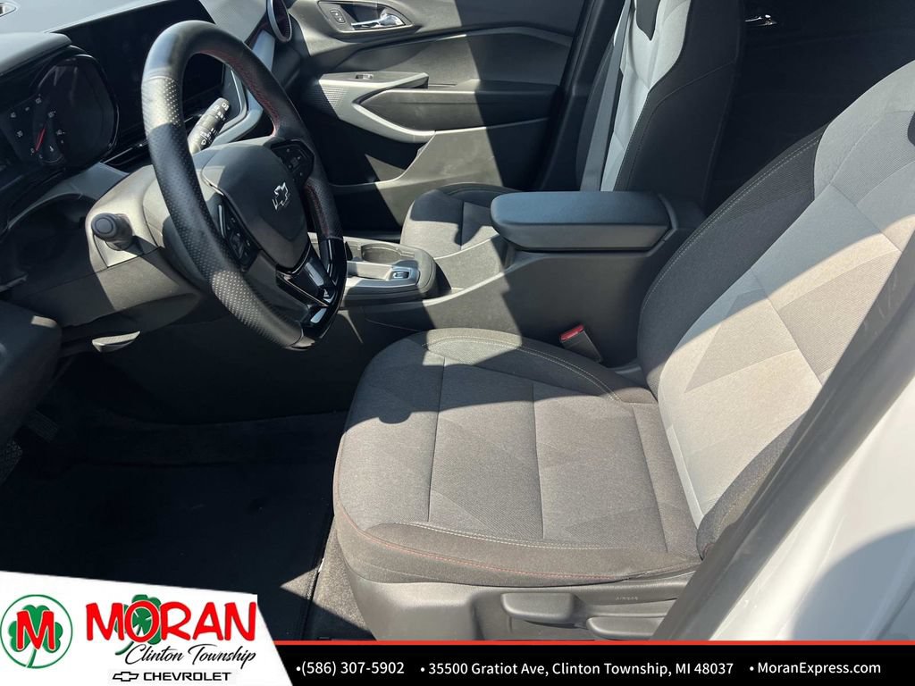 Certified 2025 Chevrolet Trax RS w/ Driver Confidence Package FWD image 17