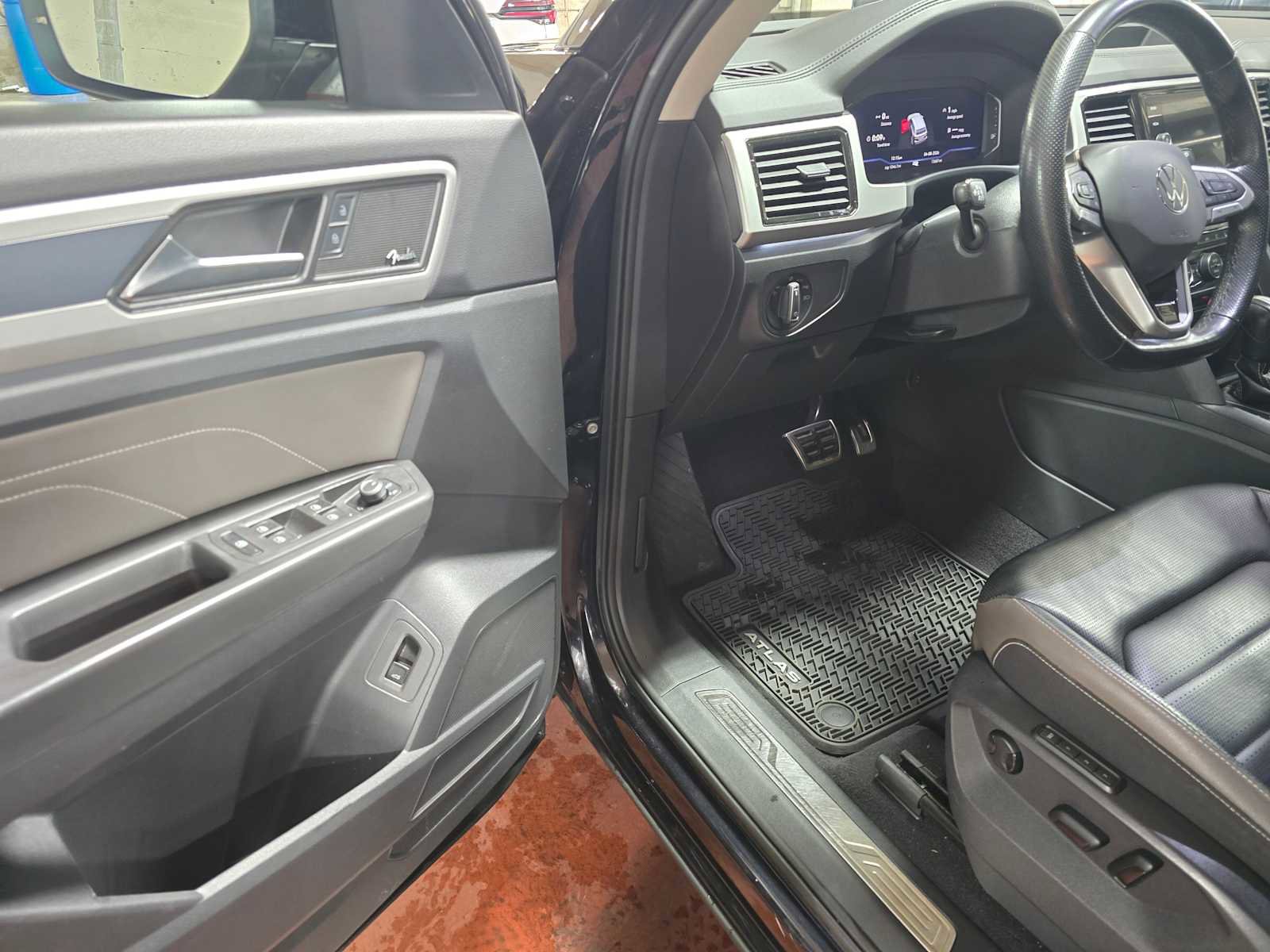 Used 2022 Volkswagen Atlas SEL Premium AWD/4WD image 21