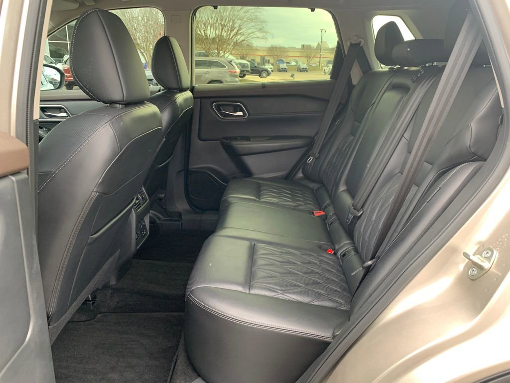 Used 2023 Nissan Rogue Platinum w/ Platinum Premium Package image 22