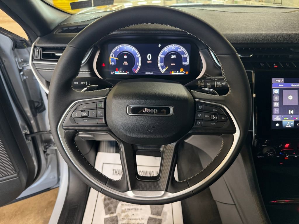 Used 2023 Jeep Grand Cherokee Altitude image 15