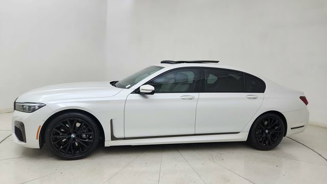 Used 2022 BMW 740i w/ M Sport Package image 3