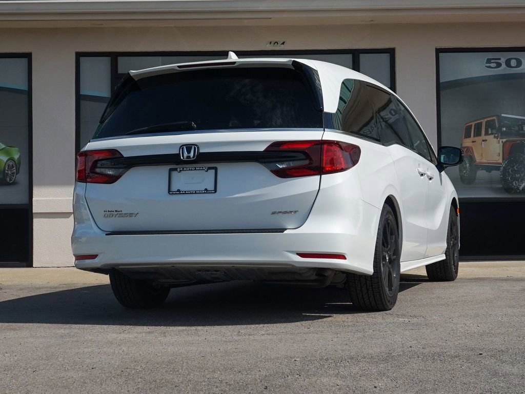 Used 2023 Honda Odyssey Sport image 3