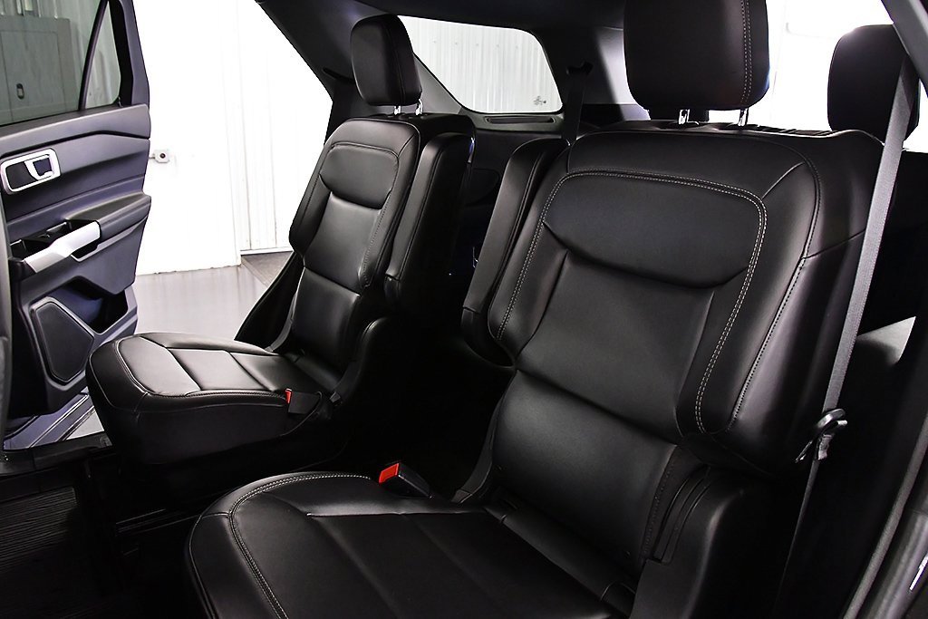 Used 2022 Ford Explorer XLT w/ Equipment Group 202A image 31