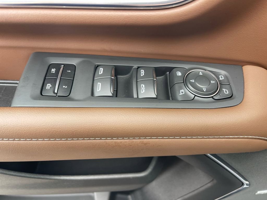 Used 2023 Chevrolet Suburban High Country w/ Premium Package 2 image 29