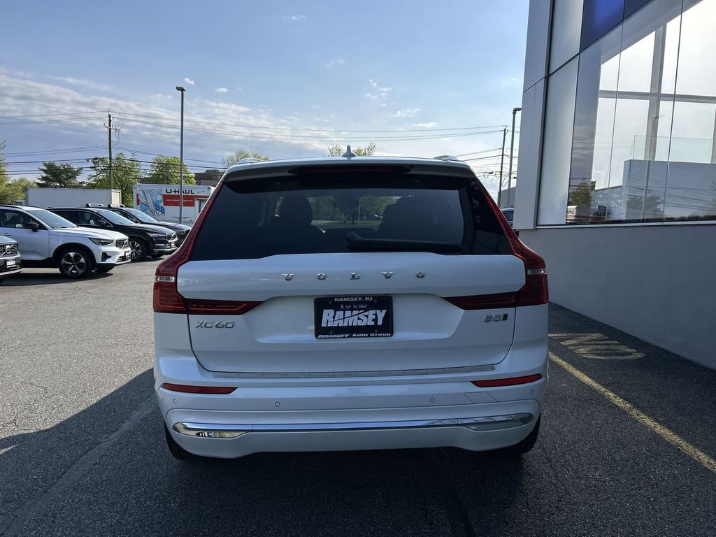 Used 2023 Volvo XC60 B5 Plus w/ Climate Package AWD/4WD image 7